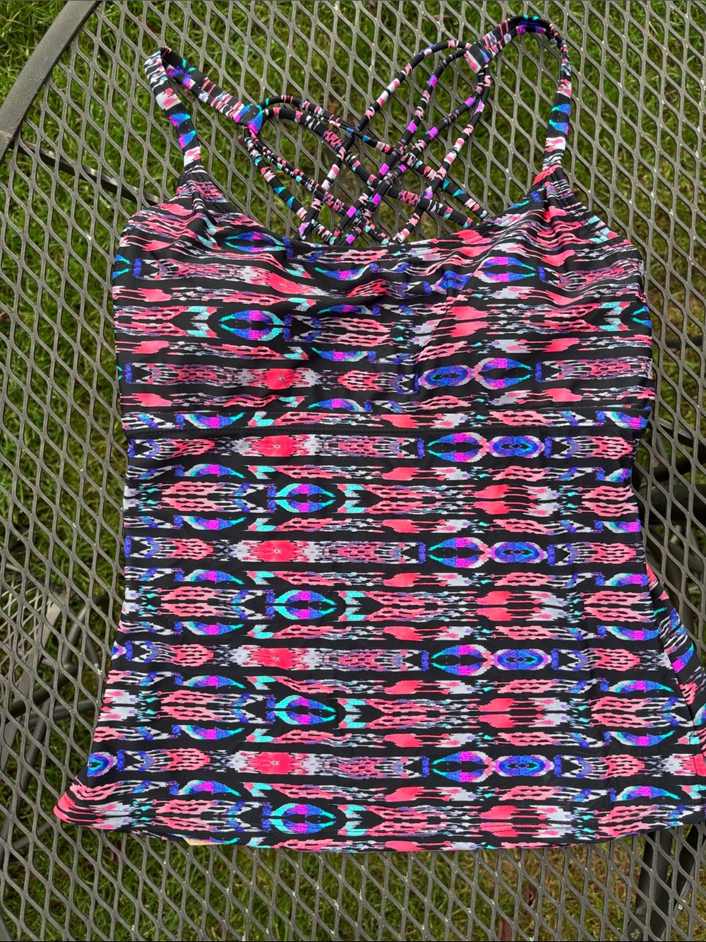 NWOT  Strappy Back Ikat Tankini Swim Top in Multi-Color Pink Black Blue Sz 6